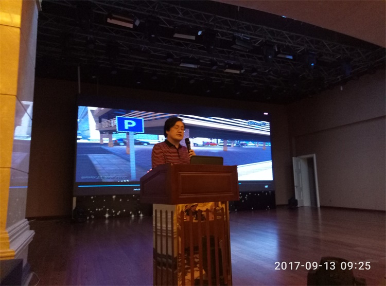 上海云街智能科技中心總經(jīng)理 于君.jpg